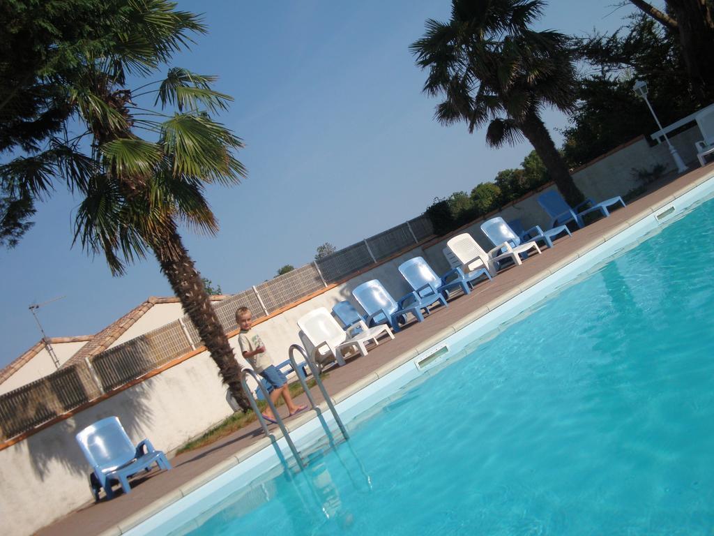 Le Clos Fleuri Ξενοδοχείο Médis Εξωτερικό φωτογραφία